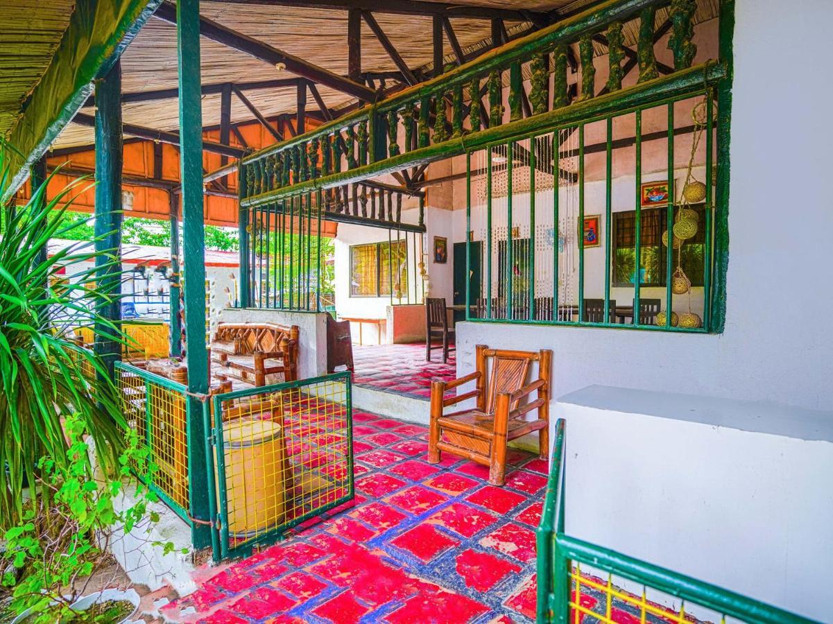 Oyo 875 Madhavi Beach Resort Balibago Eksteriør billede